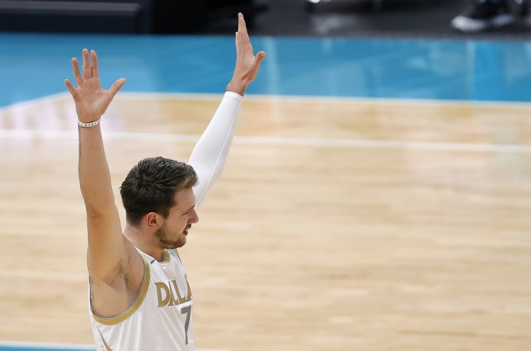 MVP賠率榜更新：東契奇榜首，字母哥杜蘭特緊隨其後，詹姆斯僅排第五！-黑特籃球-NBA新聞影音圖片分享社區