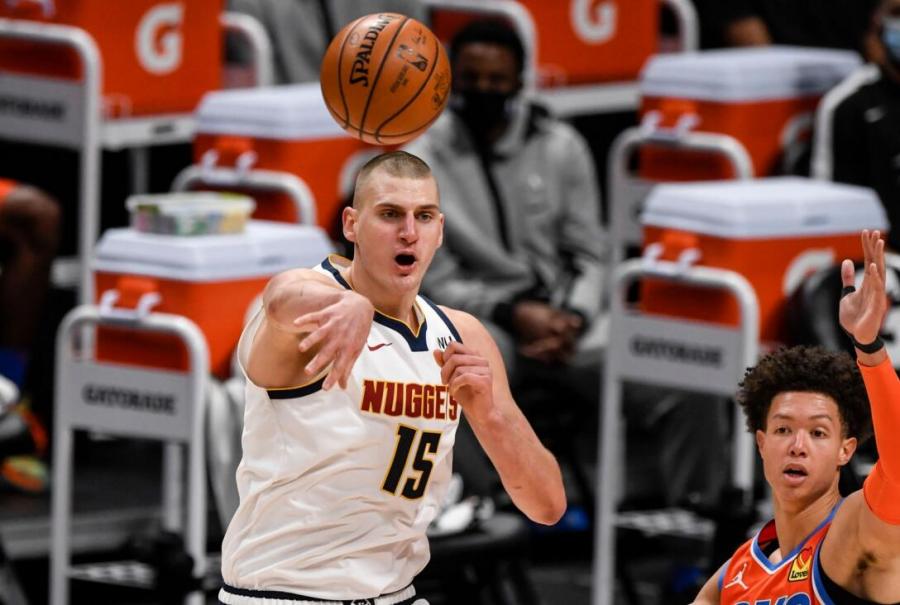 效率值第1+兩雙第1！約基奇沖3大神蹟，MVP戰詹皇又陪跑？