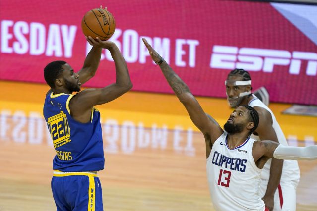 Curry scores 38 as Warriors rally past Clippers, 115-105