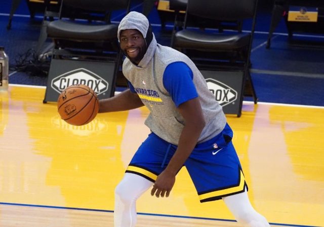 That's the highest Draymond Green has ever jumped!”: NBA announcer  hilariously ridicules Warriors star for jumping up and down while directing  traffic | The SportsRush