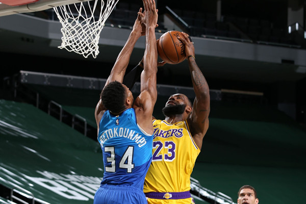 凶狠肘擊Harrell！字母哥空砍25+12，9失誤+6犯離場太尷尬！（影）-黑特籃球-NBA新聞影音圖片分享社區