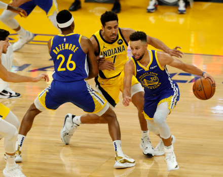 Steph Curry stifled as Warriors fall to Pacers, 104-95
