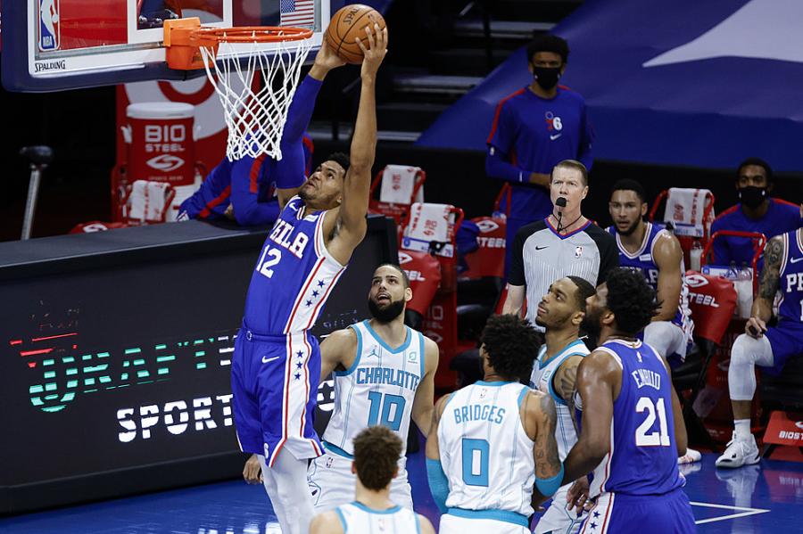 Sixers sweep 'series' vs. Hornets with decisive win