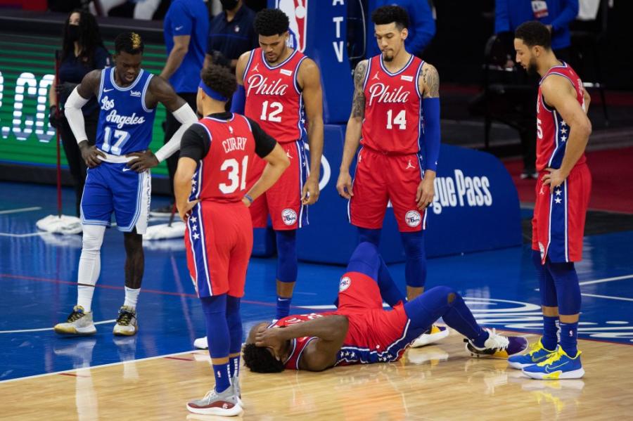 Embiid為裁判偏袒詹姆斯而不滿：換成是我對他同樣犯規，我早就被驅逐了！-黑特籃球-NBA新聞影音圖片分享社區