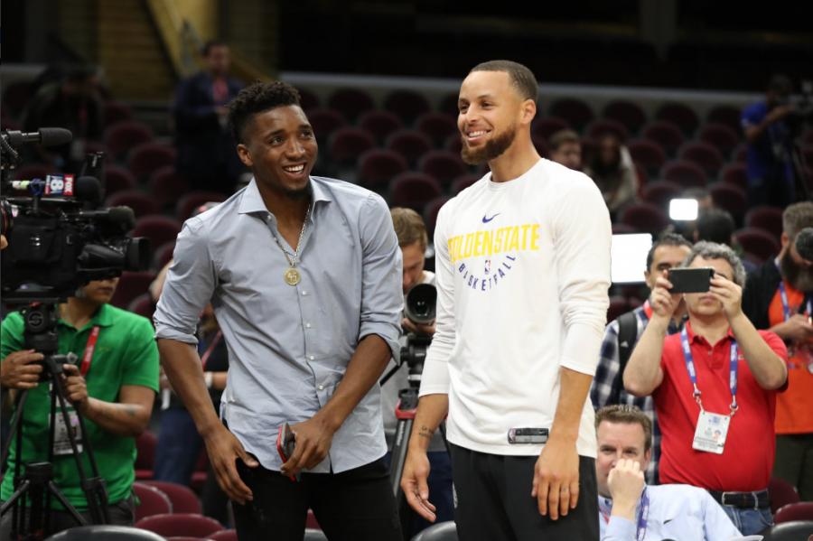 Donovan Mitchell talks with Steph Curry, Kevin Love and Draymond Green -  SLC Dunk