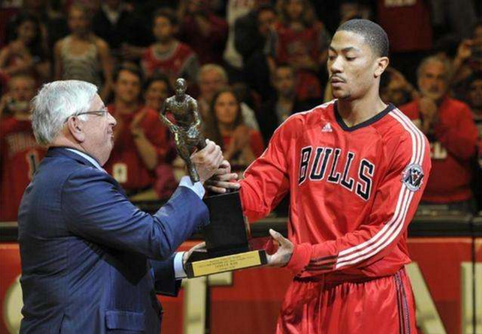 詹皇23歲10000分,羅斯最年輕MVP,哪個最年輕紀錄更難破?-黑特籃球-NBA新聞影音圖片分享社區