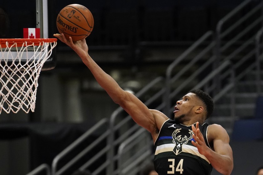 Bucks, Antetokounmpo hold off Raptors 115-108 - The San Diego Union-Tribune