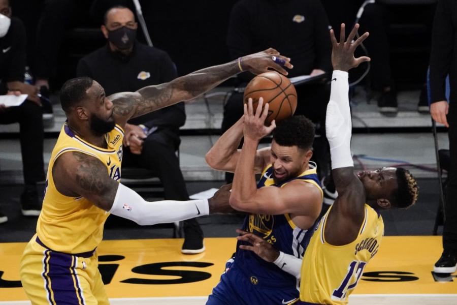 Warriors rally from 14 down in 4th, beat Lakers 115-113 | Taiwan News |  2021/01/19