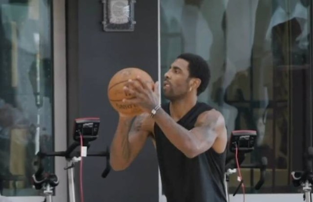 厄文正式歸隊參加訓練!皮爾斯:太可怕了,他們就像有兩個Michael Jordan!-黑特籃球-NBA新聞影音圖片分享社區