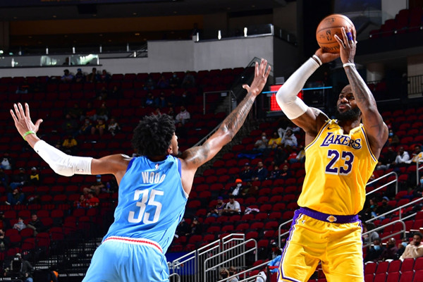 輕鬆愉快!詹姆斯對陣火箭再砍26+8+5,這局面他不划也實在是說不過去了!(影)-黑特籃球-NBA新聞影音圖片分享社區