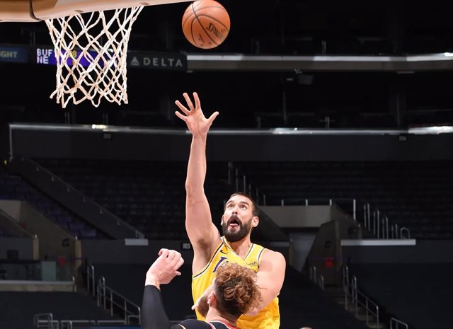 Los Lakers de Marc Gasol refuerzan su liderato ante unos Pelicans sin Willy Hernangómez