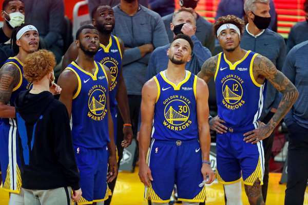 Fourth-quarter collapse dooms Warriors in loss to Pacers - SFChronicle.com