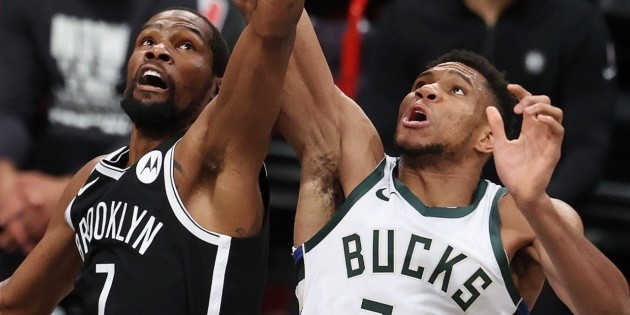 NBA Kevin Durant plays Giannis Antetokounmpo in Nets vs. Bucks [Video]
