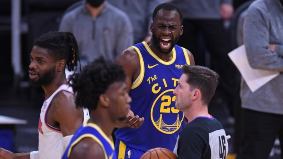 Draymond Green got ejected for yelling at teammate James Wiseman - YouTube