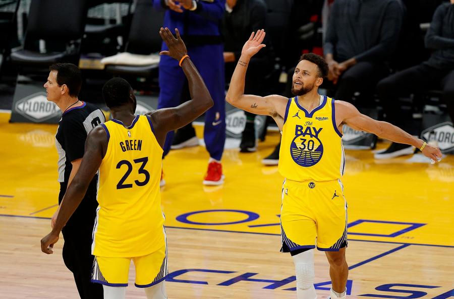 Give Draymond Green big assist in Steph Curry's monster night, Warriors' return to form - SFChronicle.com