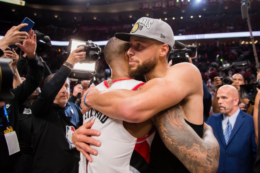 Steph Curry is playing Damian Lillard's 'Big D.O.L.L.A.' on repeat