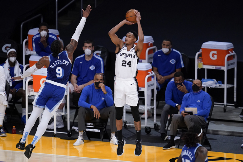 They love LA: Spurs snap Lakers 4-game winning streak | The Seattle Times