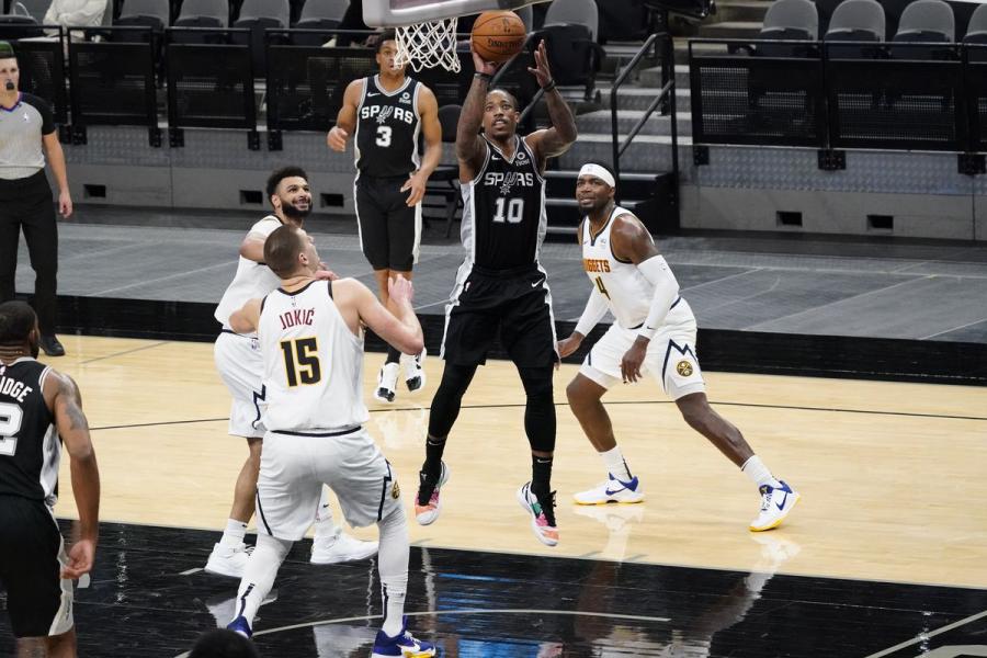 San Antonio vs. Denver, Final Score: Spurs surge past the streaking Nuggets, 119-109 - Pounding The Rock