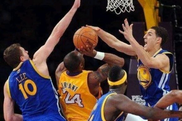 超級巨星的防守待遇:喬丹能安全落地算幸運,詹姆斯被惡犯能出集錦!-黑特籃球-NBA新聞影音圖片分享社區