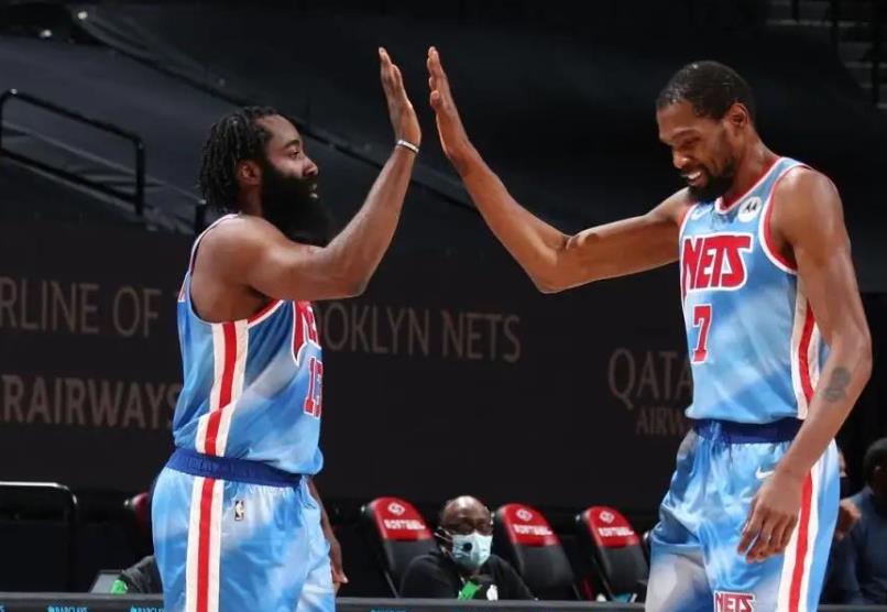 NBA一夜3消息!詹姆斯成全明星票王,35場比賽時間變動,火箭傷情出爐!-黑特籃球-NBA新聞影音圖片分享社區