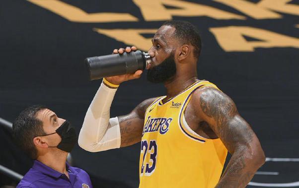 經歷了1/4個賽季後,ESPN發文:歷史級的吸引力,Stephen Curry是否稱得上MVP?-黑特籃球-NBA新聞影音圖片分享社區