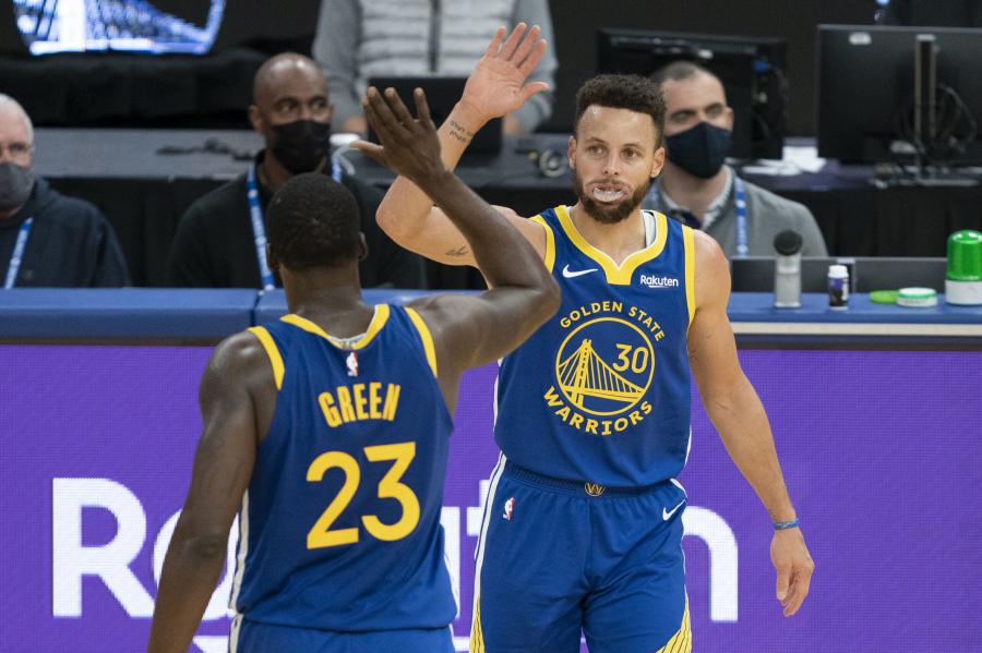 Draymond Green's triple-double powers Warriors past Hornets | Inquirer  Sports
