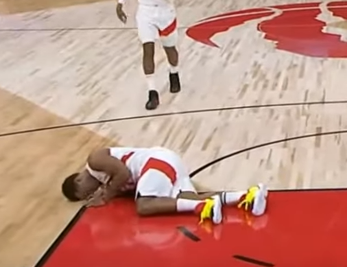 【影片】一級惡意犯規！Gordon肘擊頂翻Lowry，後者爆粗怒噴，兩人恩怨由來已久！-黑特籃球-NBA新聞影音圖片分享社區