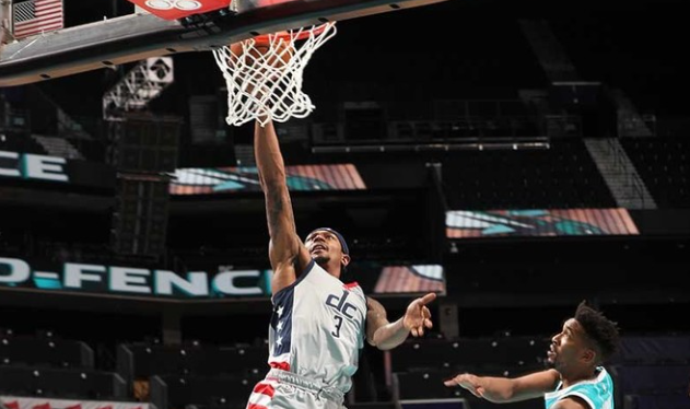 看不懂的操作!巫師恥辱輸球,主帥犯低級錯誤,Beal里程碑之夜被毀!-黑特籃球-NBA新聞影音圖片分享社區