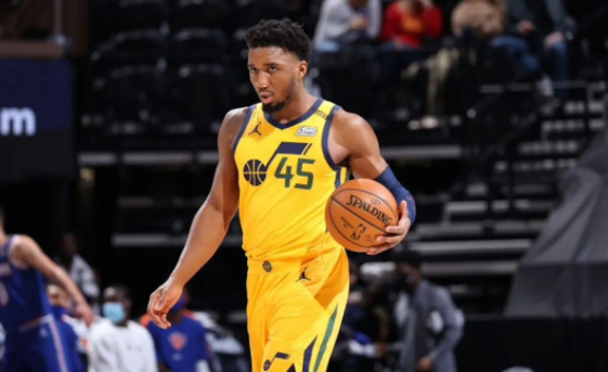 太不尊重人了！球隊戰績聯盟第一，他還打出MVP級表現，憑什麼進不了前十？-黑特籃球-NBA新聞影音圖片分享社區