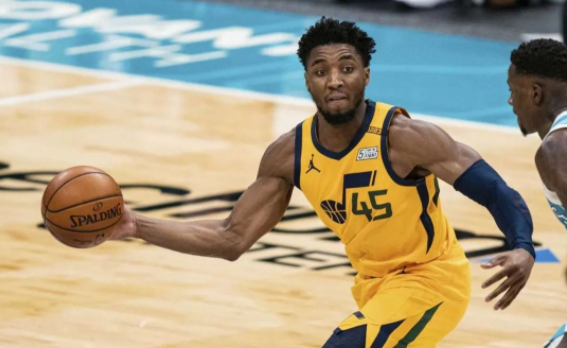 太不尊重人了！球隊戰績聯盟第一，他還打出MVP級表現，憑什麼進不了前十？-黑特籃球-NBA新聞影音圖片分享社區