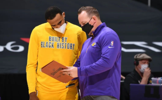 4年8300萬！又是毒藥合同？這才打幾場，就開始搶小塔克了？-黑特籃球-NBA新聞影音圖片分享社區