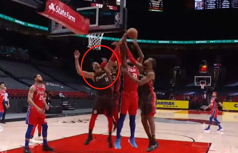 【影片】慎入！Kanter搶籃板時被隊友誤傷，滿臉是血表情卻很淡定！-黑特籃球-NBA新聞影音圖片分享社區