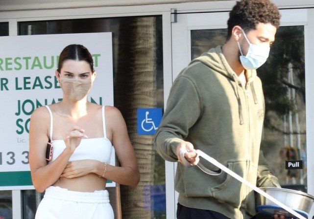 【影片】顏射西門Logo三分!情敵相見Booker狂轟36分,名記:Simmons很恨這個男人!-黑特籃球-NBA新聞影音圖片分享社區