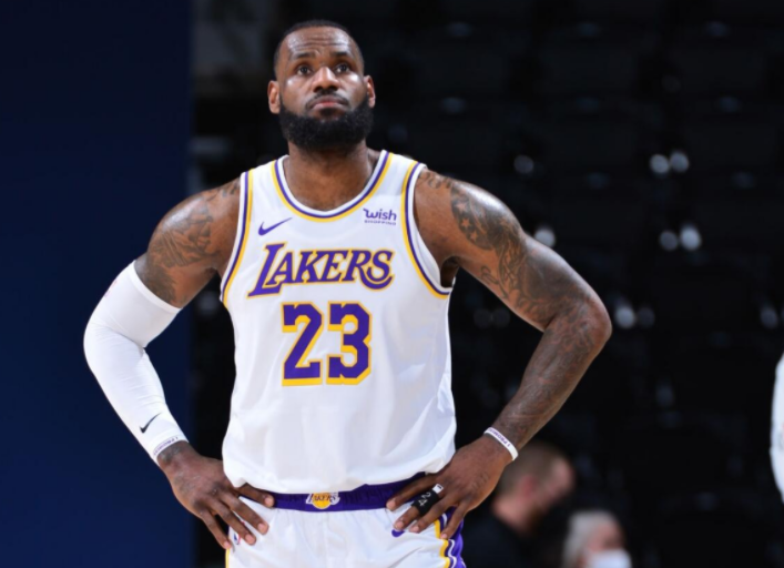 湖人補強內線？一眉受傷後，美媒建議撿漏臂展2米39中鋒，有望助其變新版魔獸！-黑特籃球-NBA新聞影音圖片分享社區