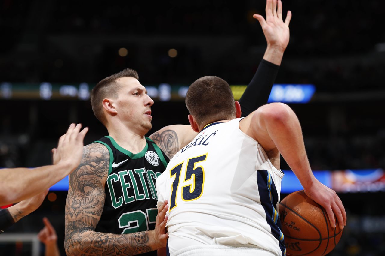 又空砍!Jokic轟43+6+5難阻失利,隊友不給力遭到專家吐槽!(影)-黑特籃球-NBA新聞影音圖片分享社區