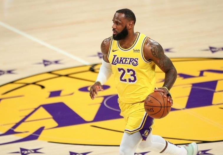 一夜三消息！James收入破10億，Curry成歷史第五人，塞爾提克對Barnes感興趣！-黑特籃球-NBA新聞影音圖片分享社區