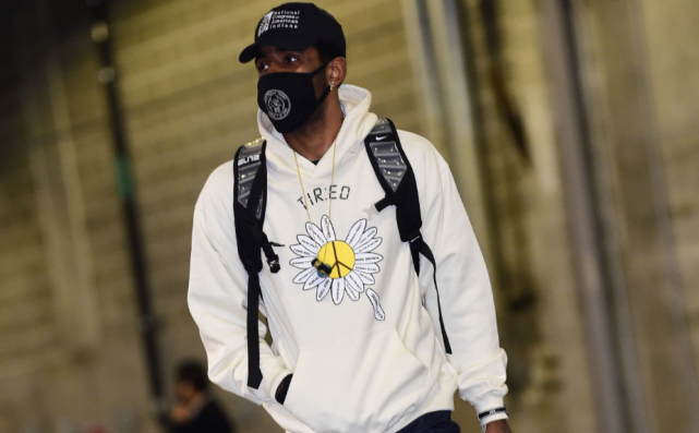 籃網大戰勇士球員入場照:杜蘭特低調哈登成焦點,Curry和Wiggins都忘戴口罩?-黑特籃球-NBA新聞影音圖片分享社區