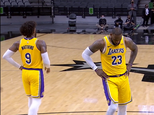 連續3場被雪藏！湖人兩員大將竟無球可打？沃格爾是這樣解釋的！-黑特籃球-NBA新聞影音圖片分享社區