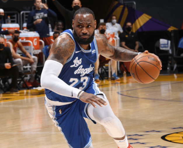 詹皇又打出瘋狂一戰！賽後談到今年的明星賽，詹姆斯卻很反感：我毫無興趣！-黑特籃球-NBA新聞影音圖片分享社區