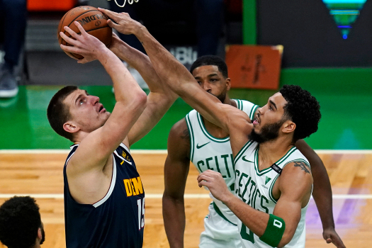 又空砍!Jokic轟43+6+5難阻失利,隊友不給力遭到專家吐槽!(影)-黑特籃球-NBA新聞影音圖片分享社區