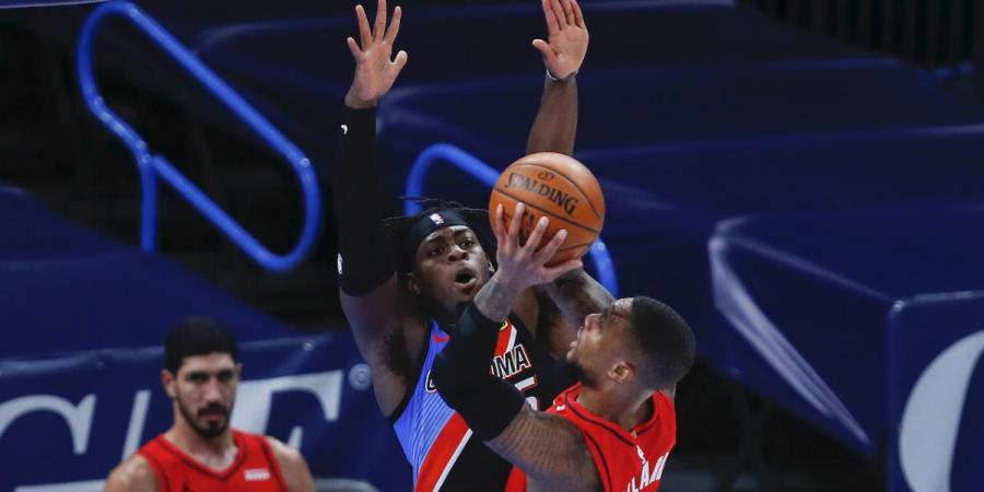 錶王再度出征!Lillard超遠三分一箭穿心,直接終結比賽,難怪隊友會喊他爸爸!(影)-黑特籃球-NBA新聞影音圖片分享社區