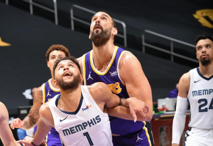 聯盟第一!湖人36歲中鋒被低估,高階數據證詹皇絕配棄不得!-黑特籃球-NBA新聞影音圖片分享社區