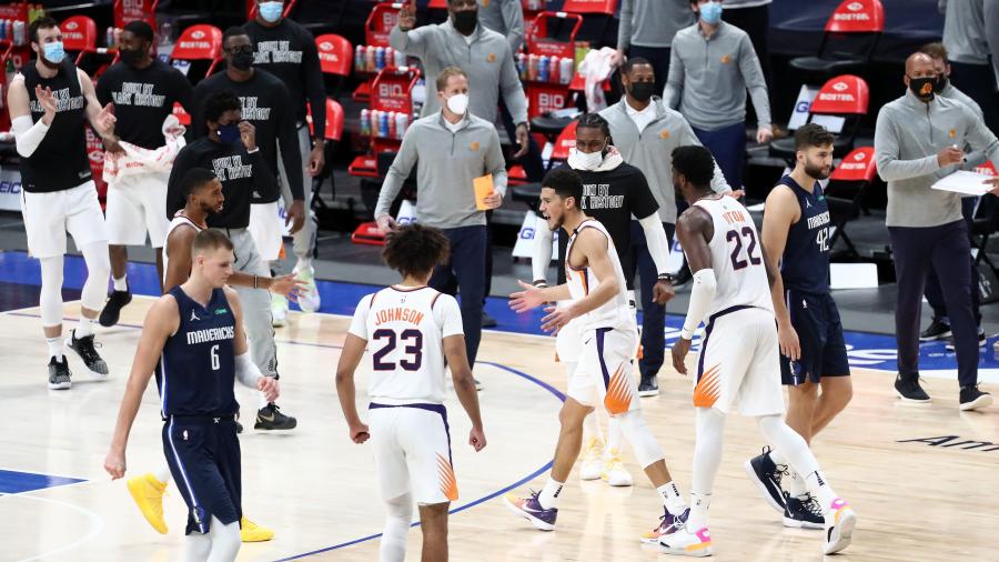 Devin Booker hits game-winning 3 in Phoenix Suns' win vs. Mavericks