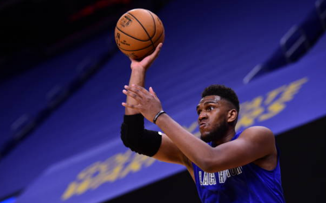 勇士迎兩大利好!Curry恢復訓練下一場將出戰,兩大中鋒預計同時回歸!-黑特籃球-NBA新聞影音圖片分享社區