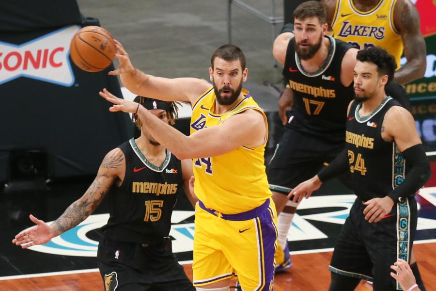 聯盟第一!湖人36歲中鋒被低估,高階數據證詹皇絕配棄不得!-黑特籃球-NBA新聞影音圖片分享社區