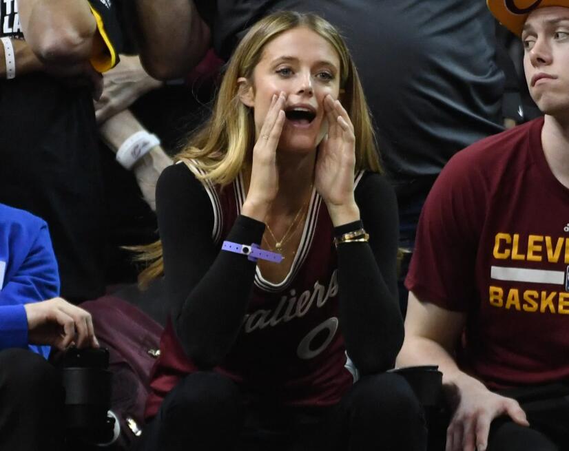 恭喜！愛神宣佈求婚成功，超模女友曾因詹姆斯加盟湖人而痛哭！-黑特籃球-NBA新聞影音圖片分享社區