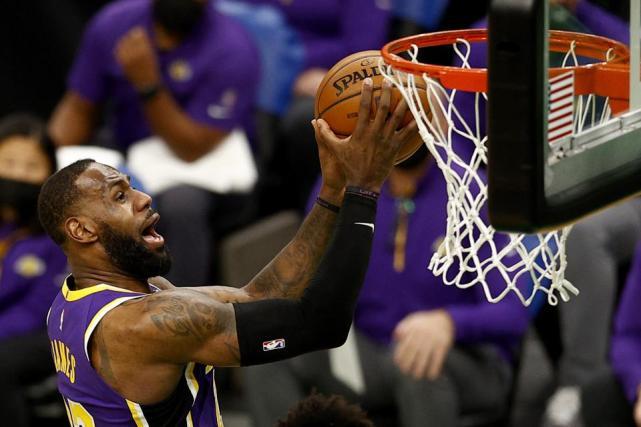 最新NBA球隊價值榜:尼克50億美元穩居榜首,勇士反超湖人升至第二!-黑特籃球-NBA新聞影音圖片分享社區