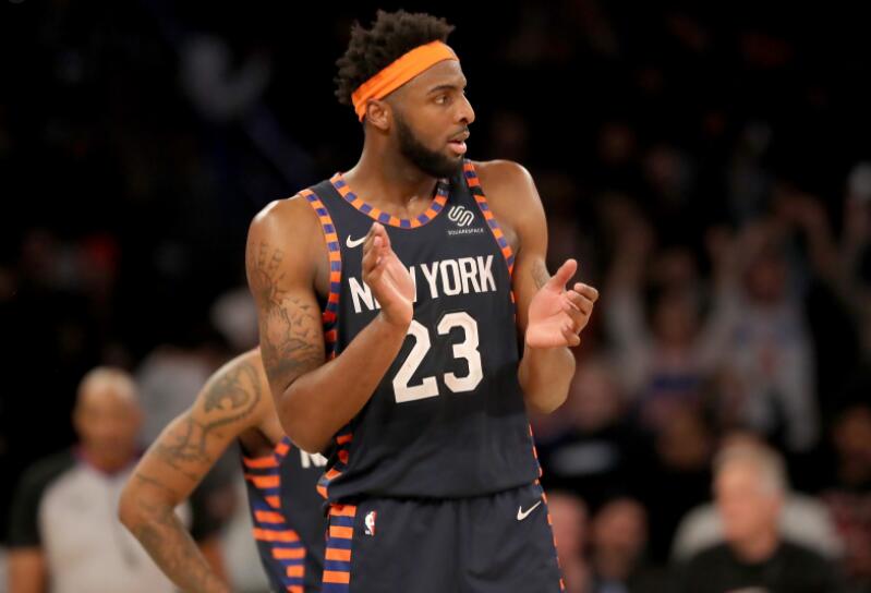 5大消息來襲！詹姆斯被聯盟警告，大帝比肩戰神，紐約新星右手骨折！-黑特籃球-NBA新聞影音圖片分享社區