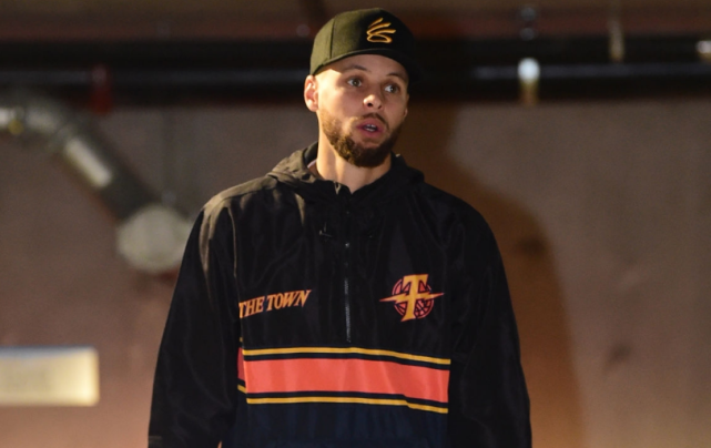 籃網大戰勇士球員入場照:杜蘭特低調哈登成焦點,Curry和Wiggins都忘戴口罩?-黑特籃球-NBA新聞影音圖片分享社區