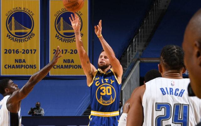 Curry迎來瘋狂二月!3大數據聯盟第一,談到MVP直言用比賽說話!-黑特籃球-NBA新聞影音圖片分享社區